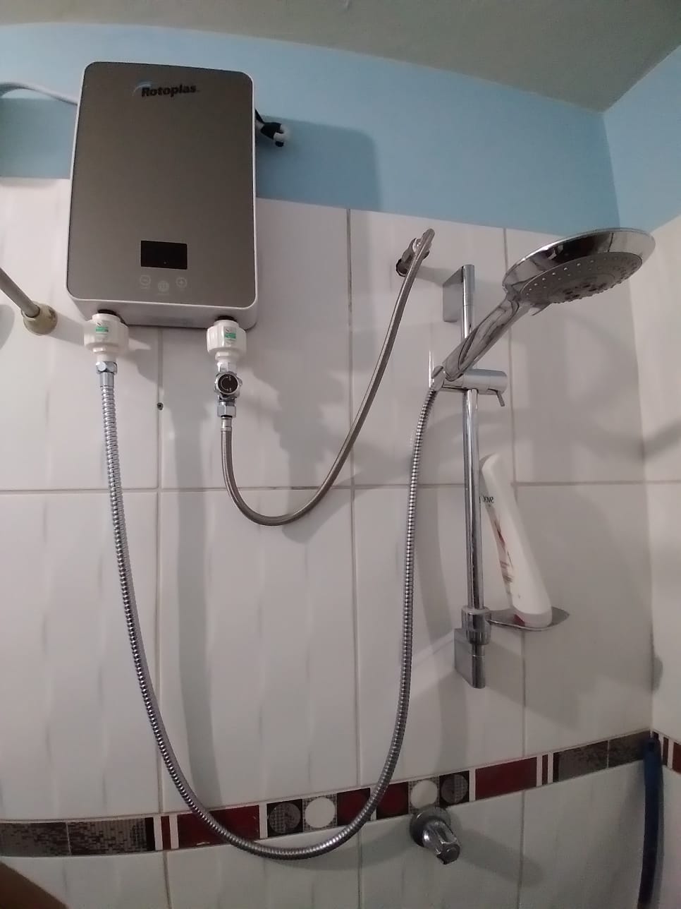 Instalación y reparación de termas - antes / detalle